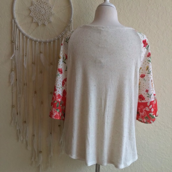 Floral 1/2 Bell Sleeves Tie Front V-Neck Top, Size L, NWT - Picture 5 of 5